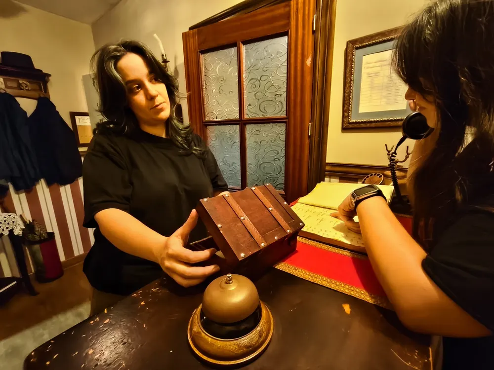Escape room New Hotel Russell Marbella — la recepción del hotel